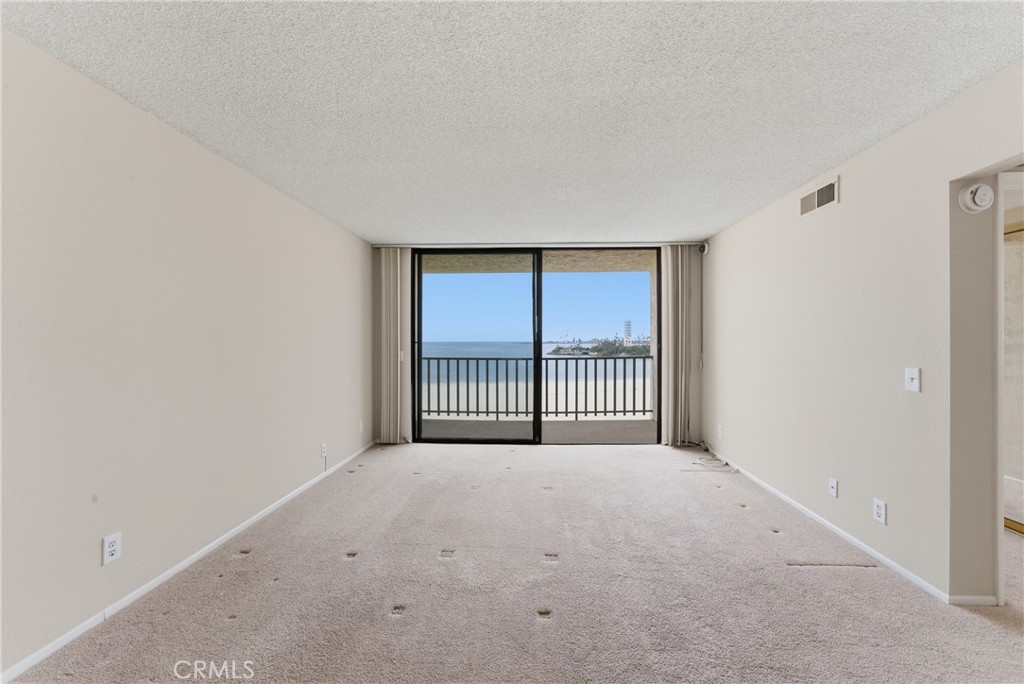 1140 E Ocean