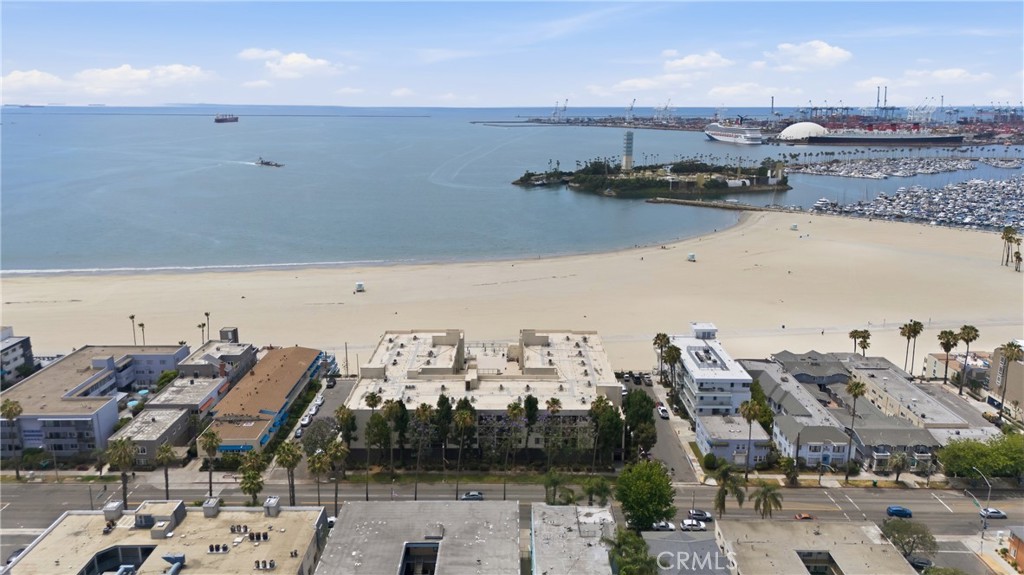 1140 E Ocean
