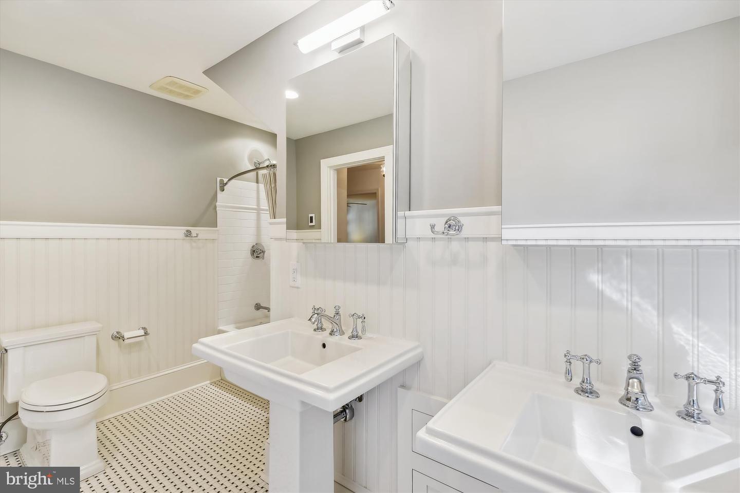 472 Cornwall Ct