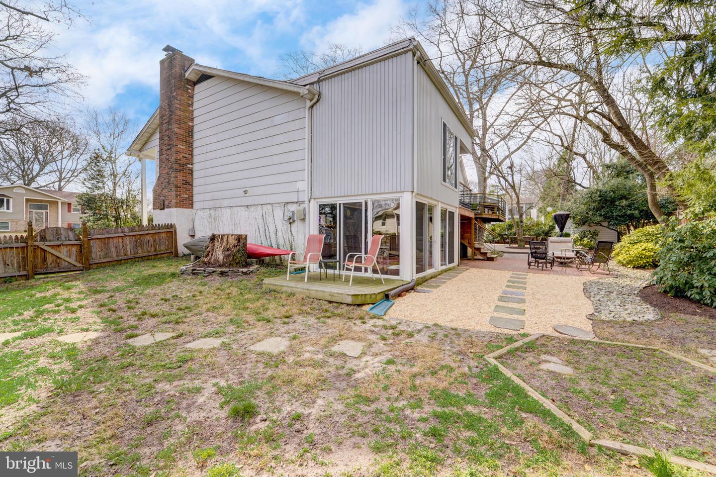484 White Cedar Ln