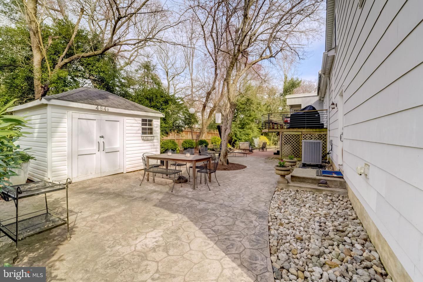 484 White Cedar Ln