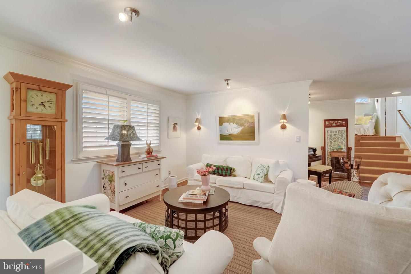 484 White Cedar Ln