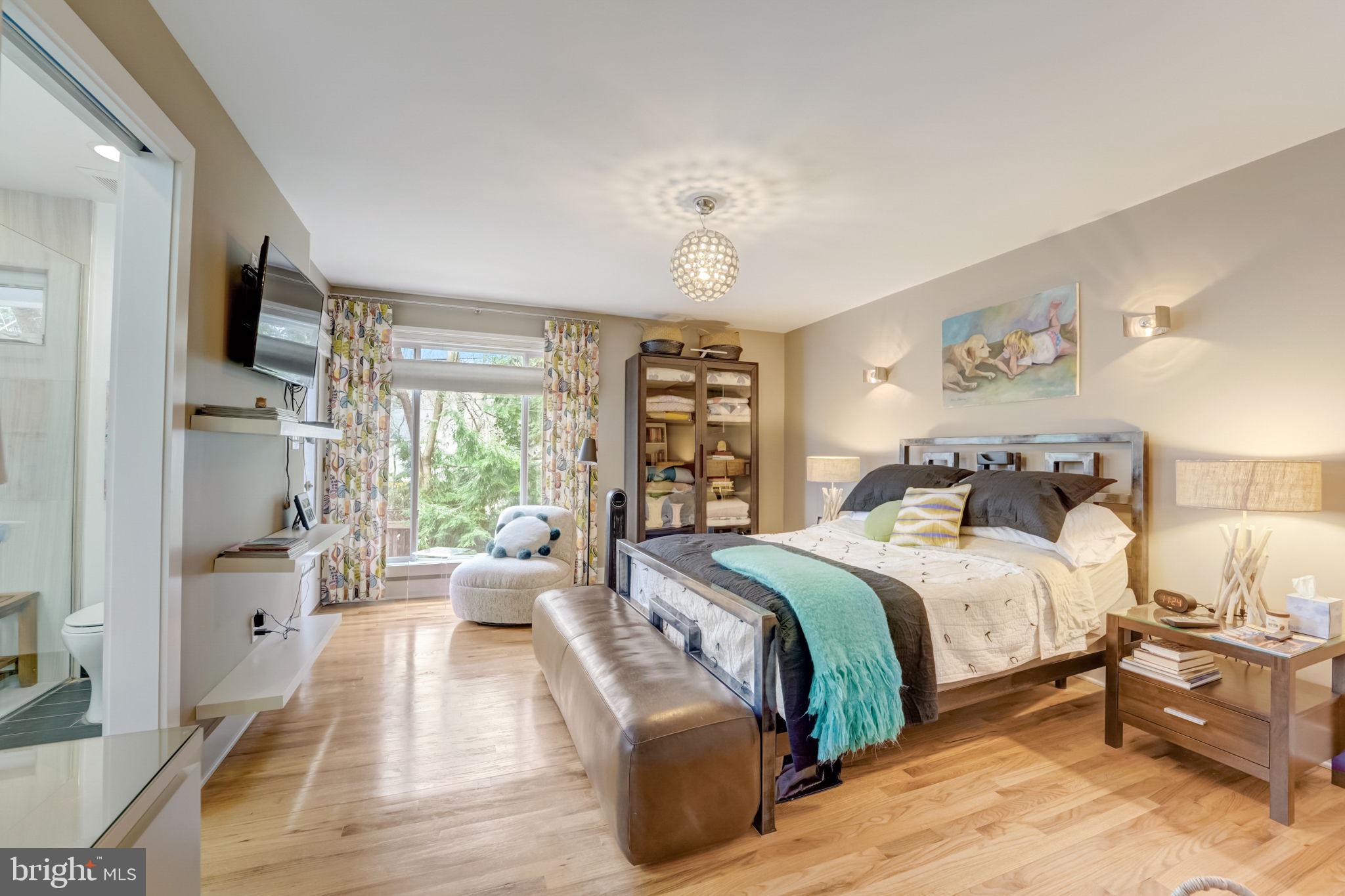 484 White Cedar Ln