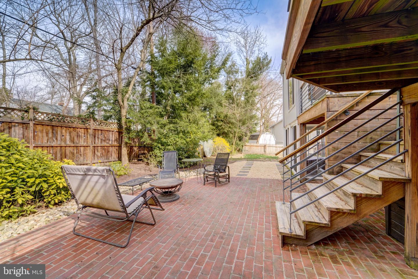 484 White Cedar Ln