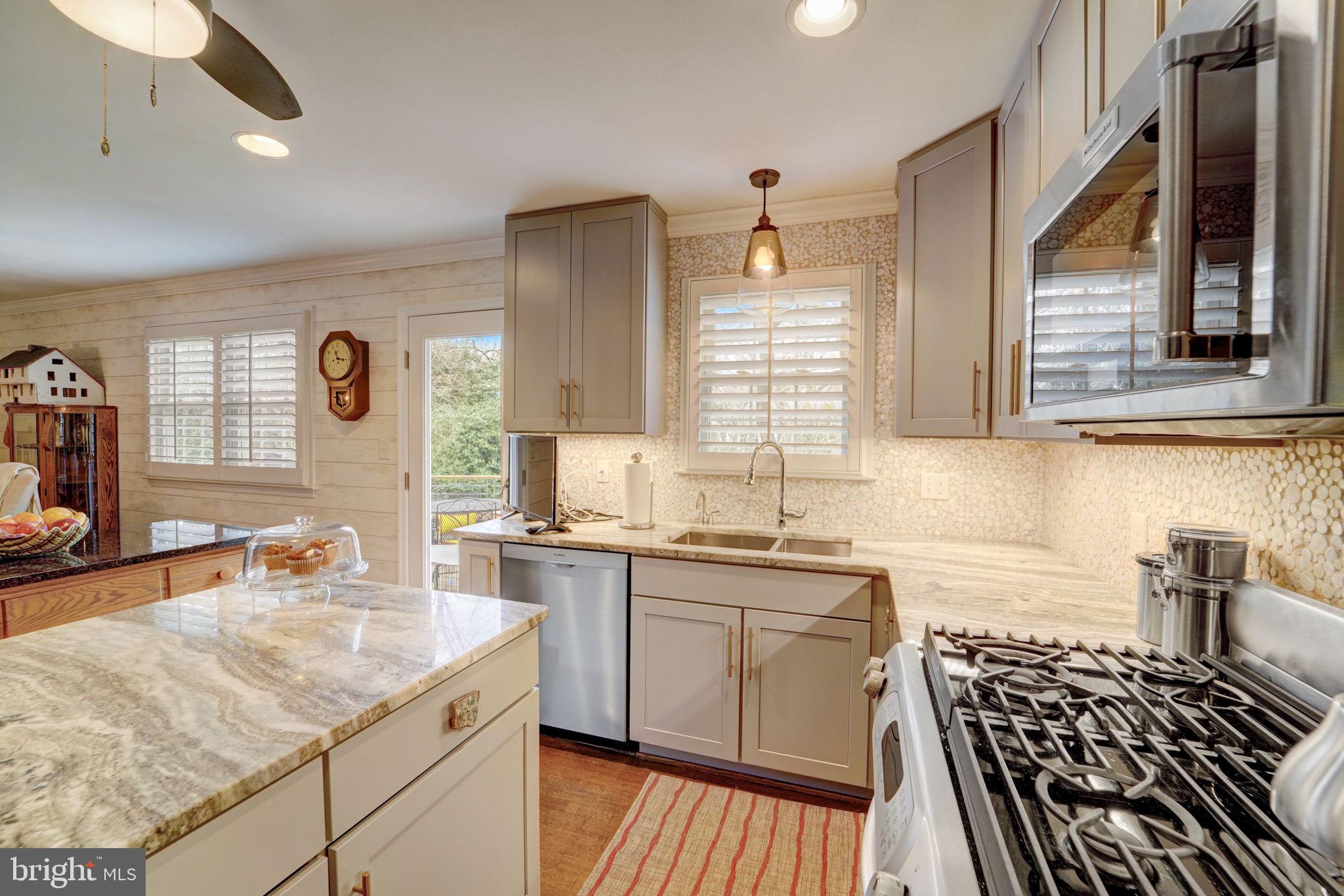 484 White Cedar Ln