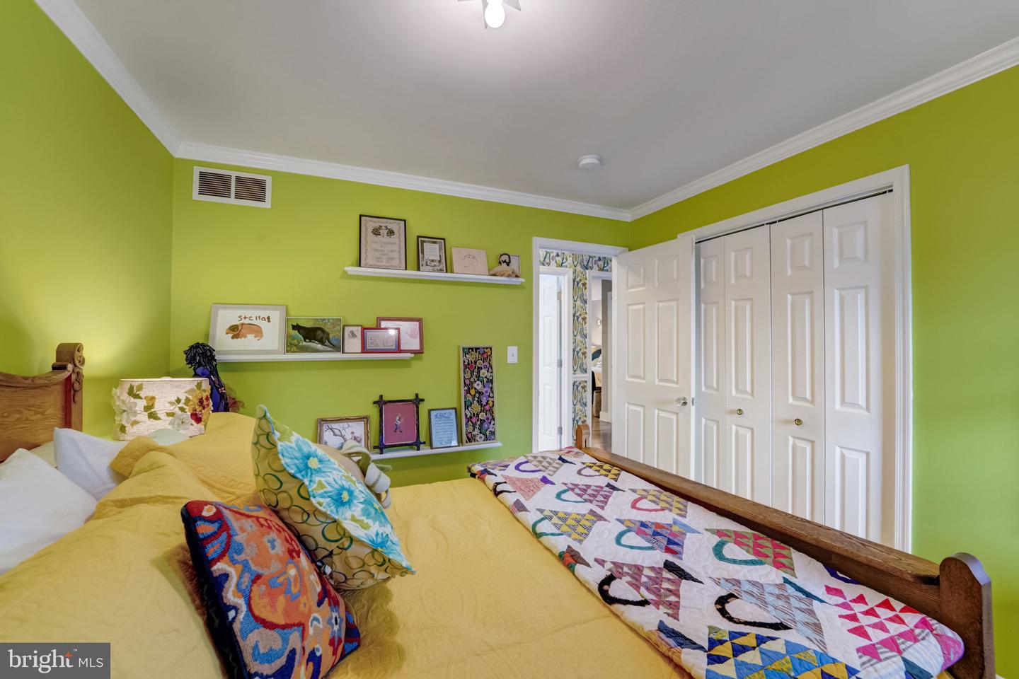 484 White Cedar Ln