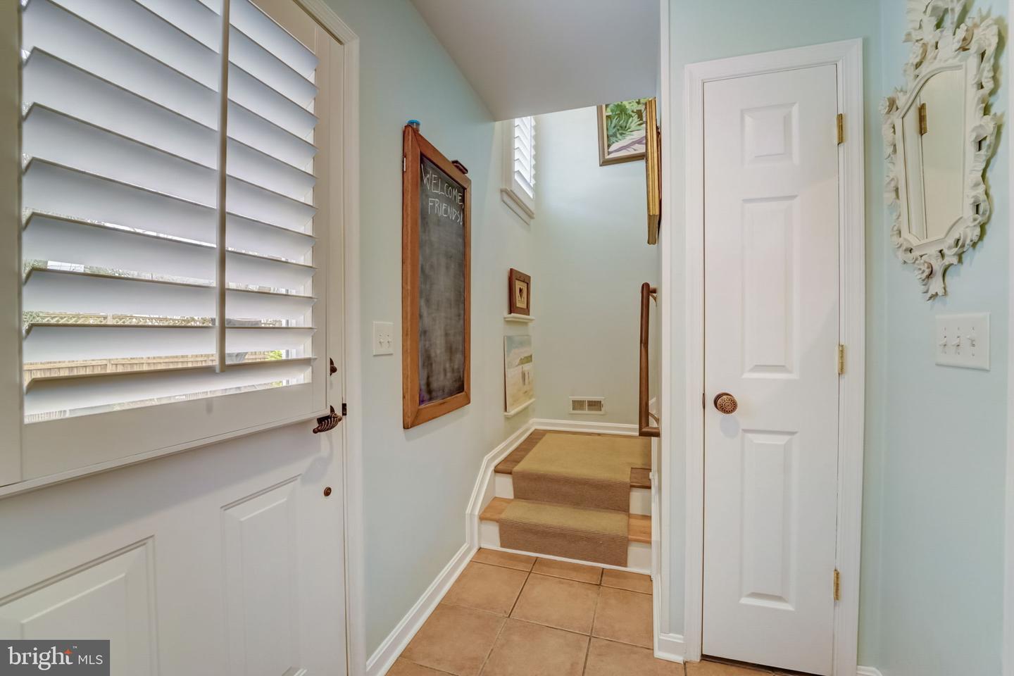 484 White Cedar Ln