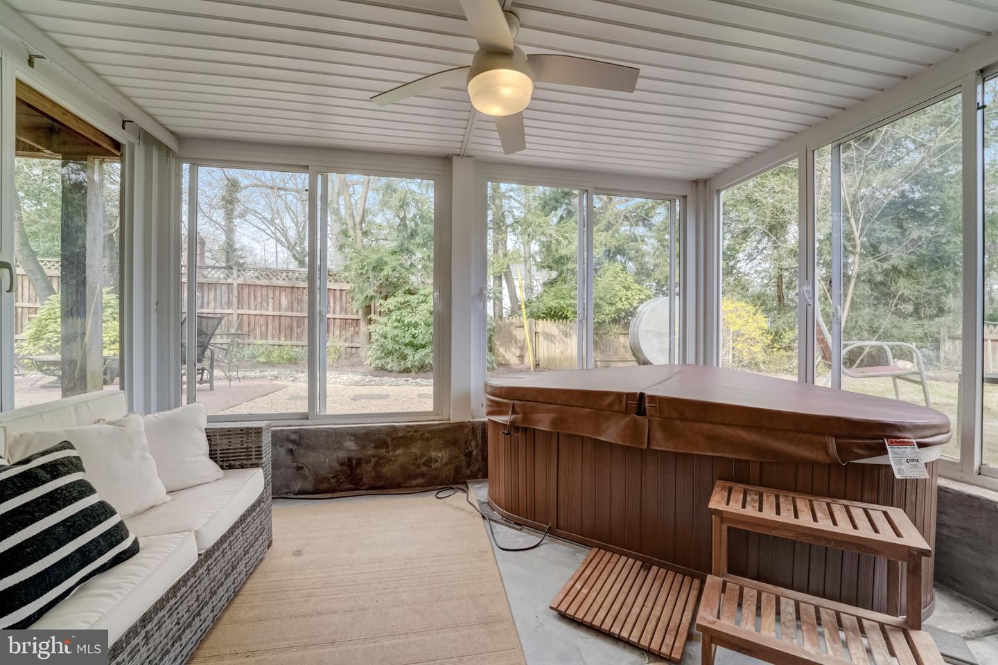 484 White Cedar Ln