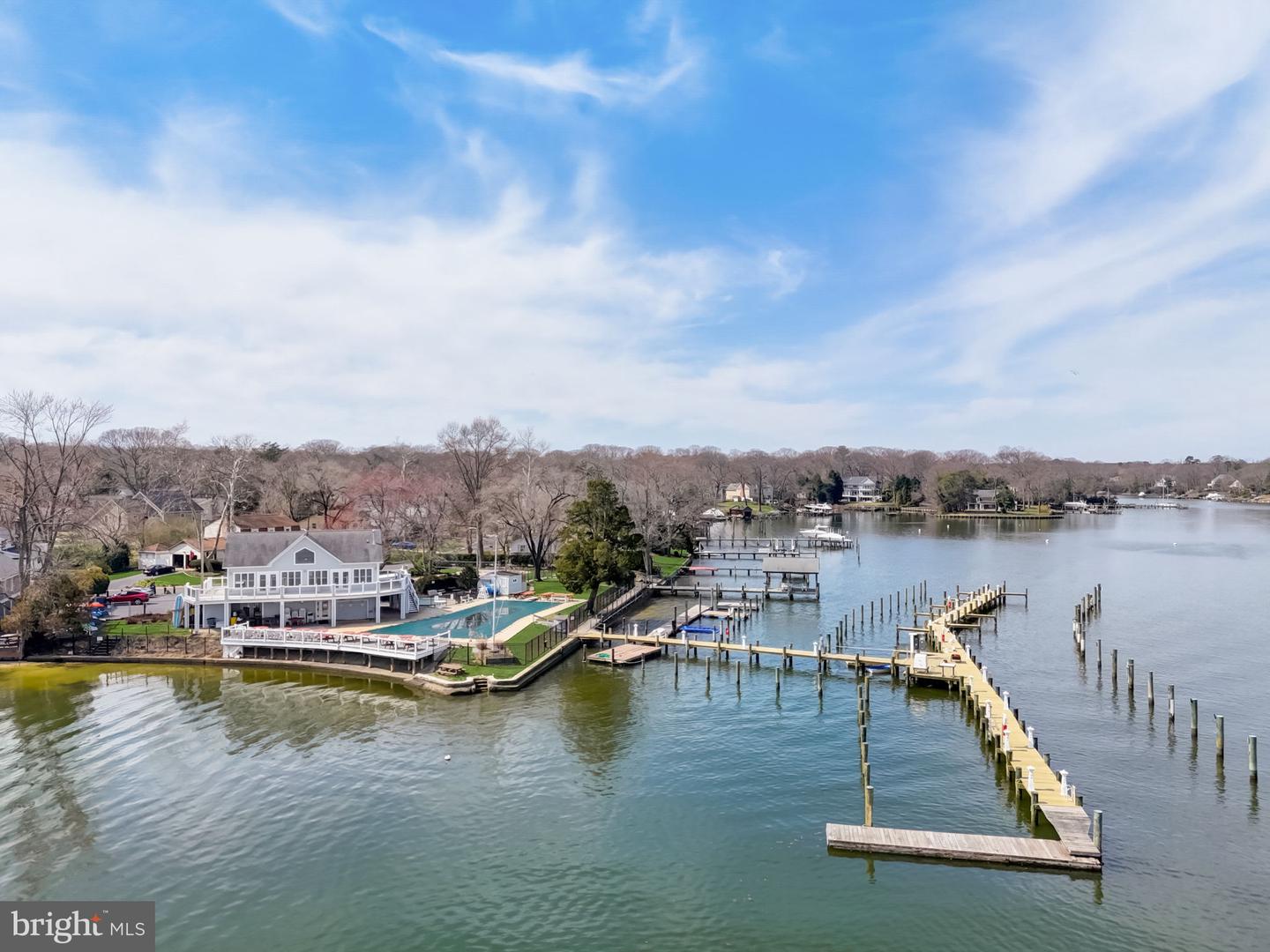 484 White Cedar Ln