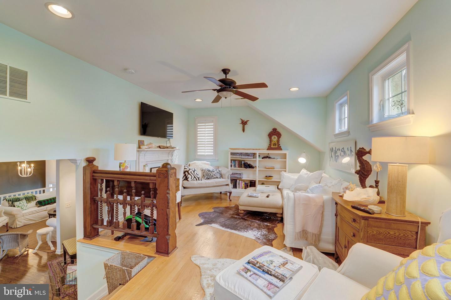 484 White Cedar Ln