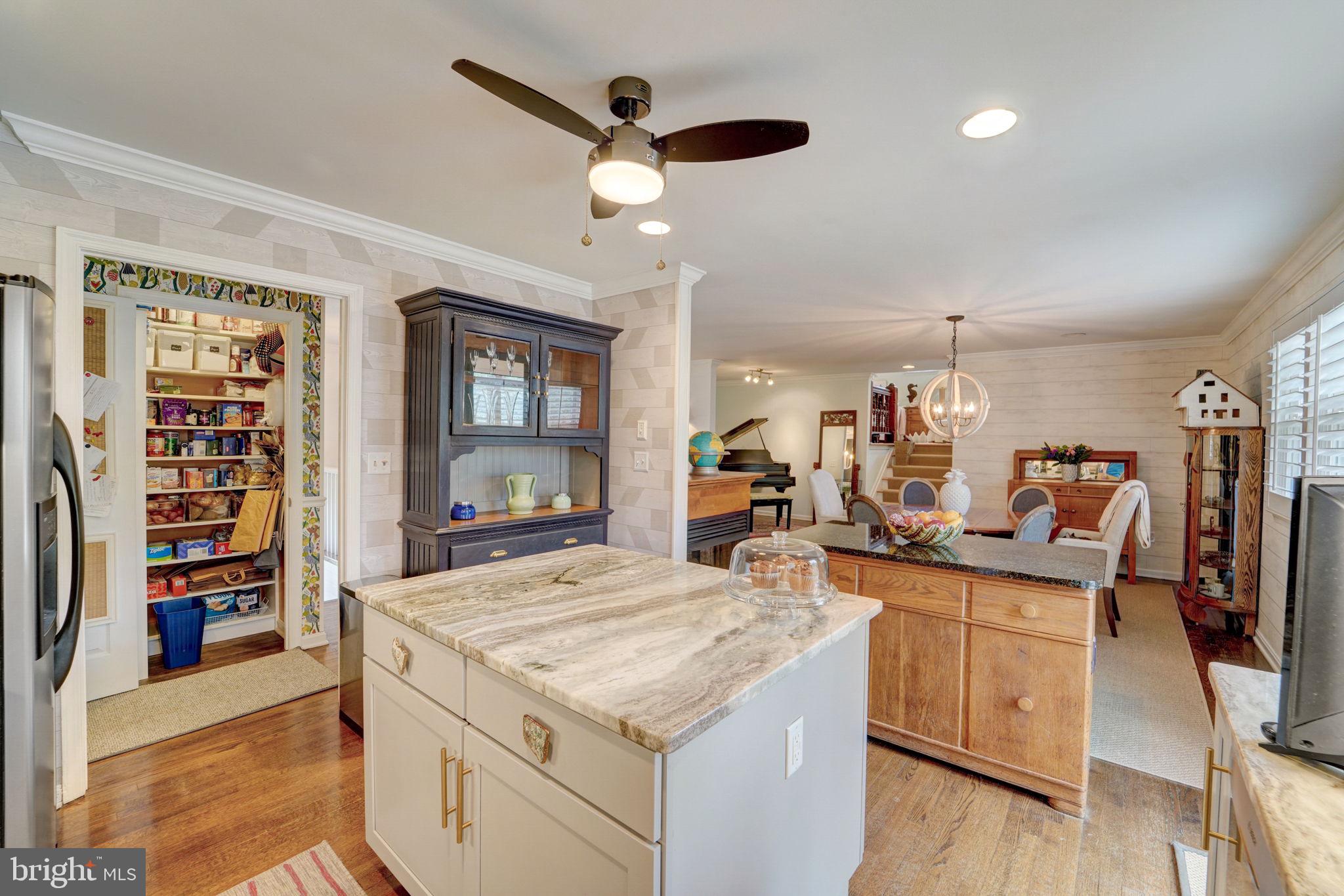 484 White Cedar Ln