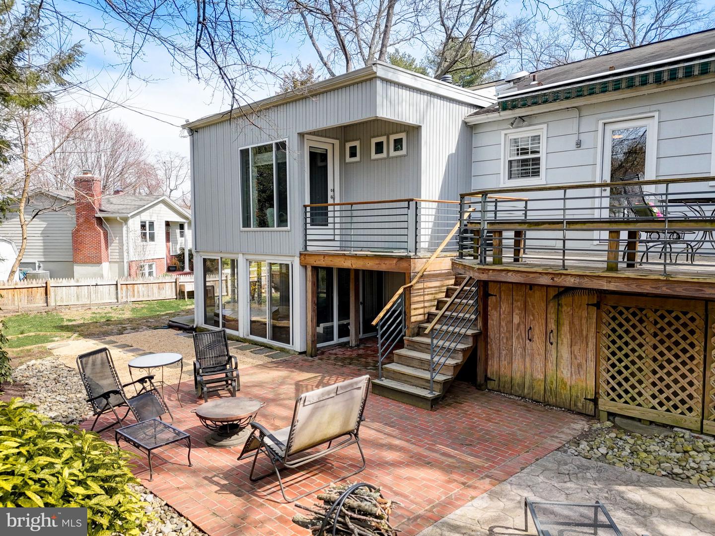 484 White Cedar Ln
