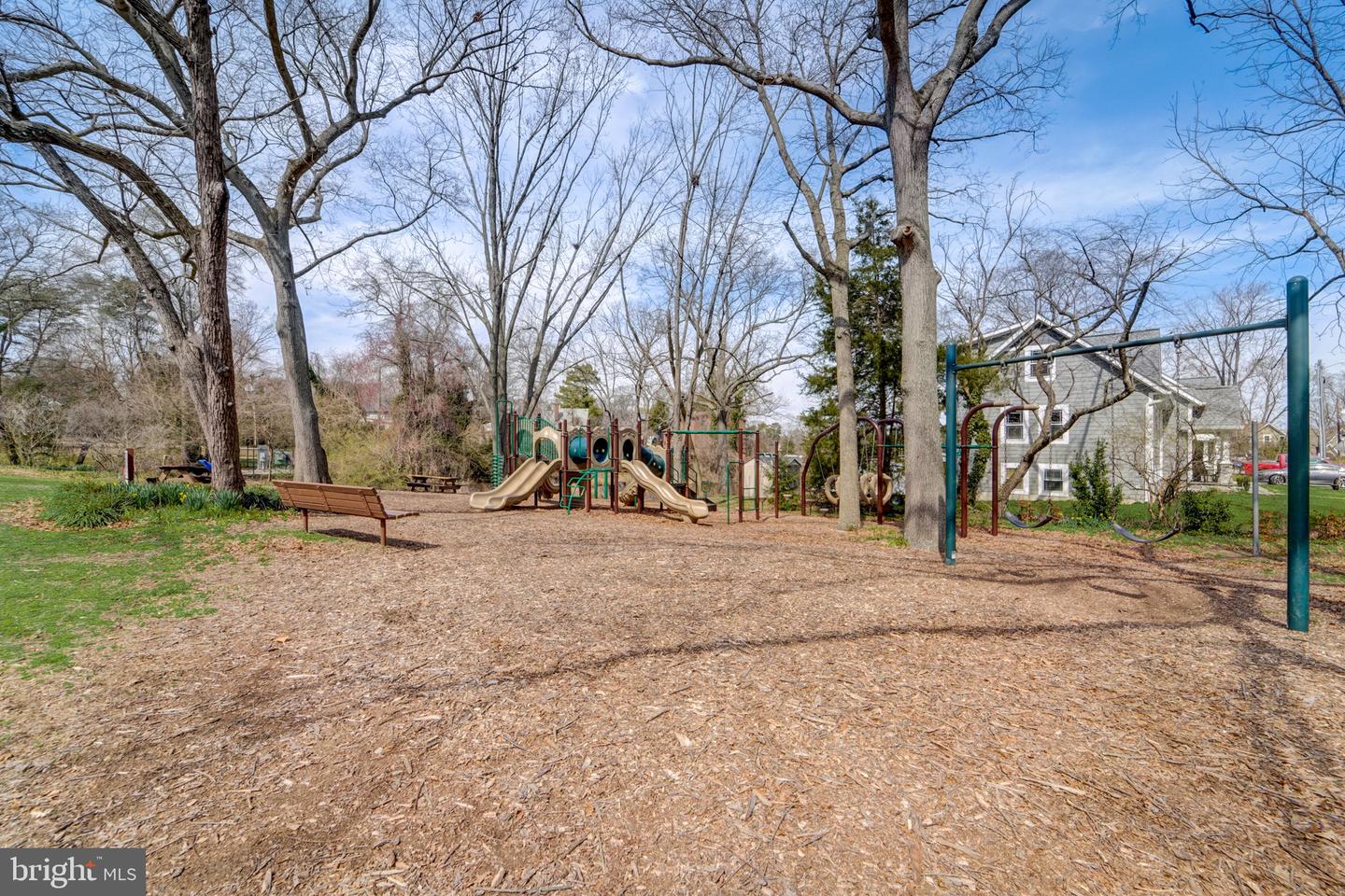 484 White Cedar Ln