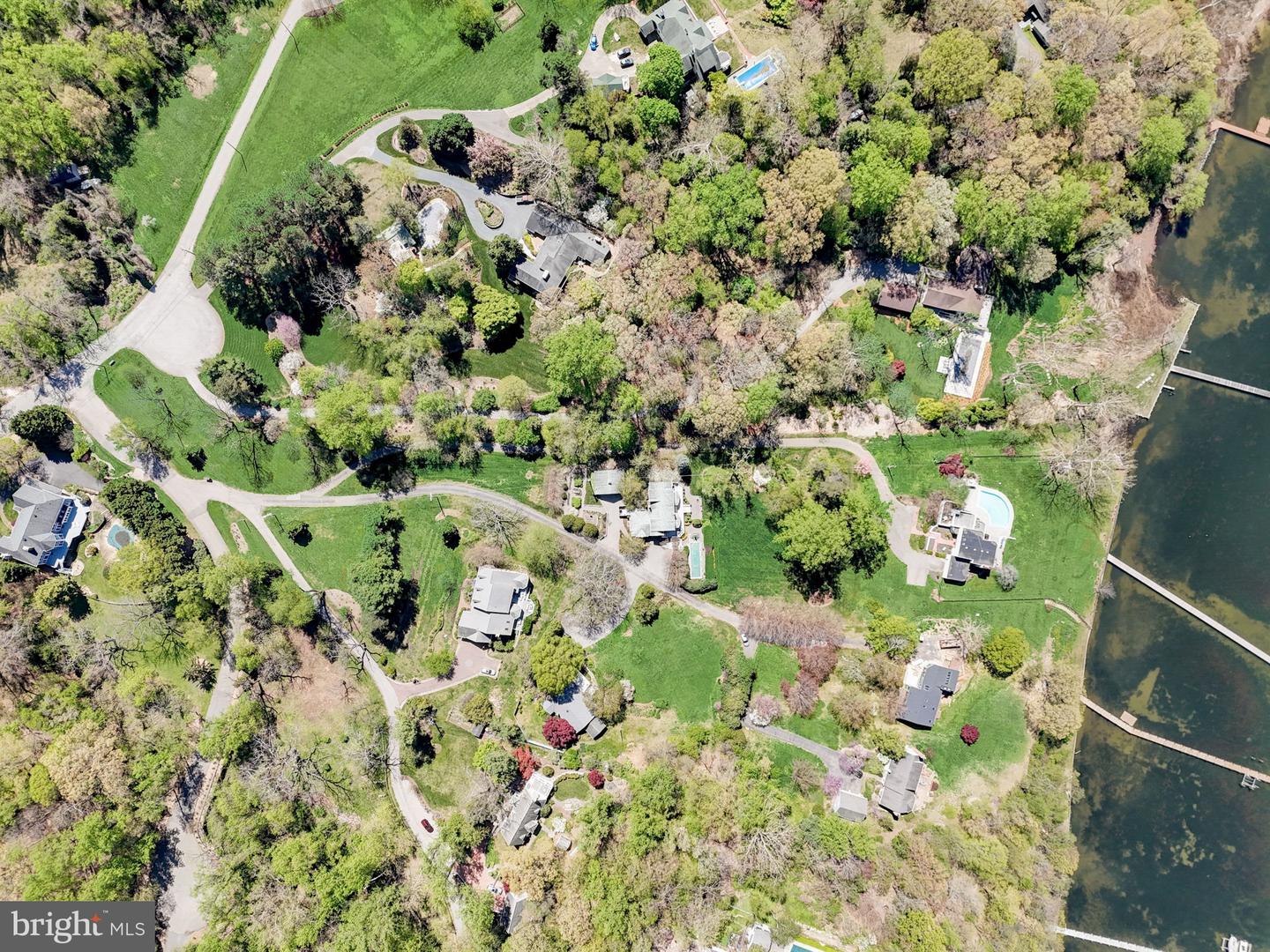 298 Joyce Ln W