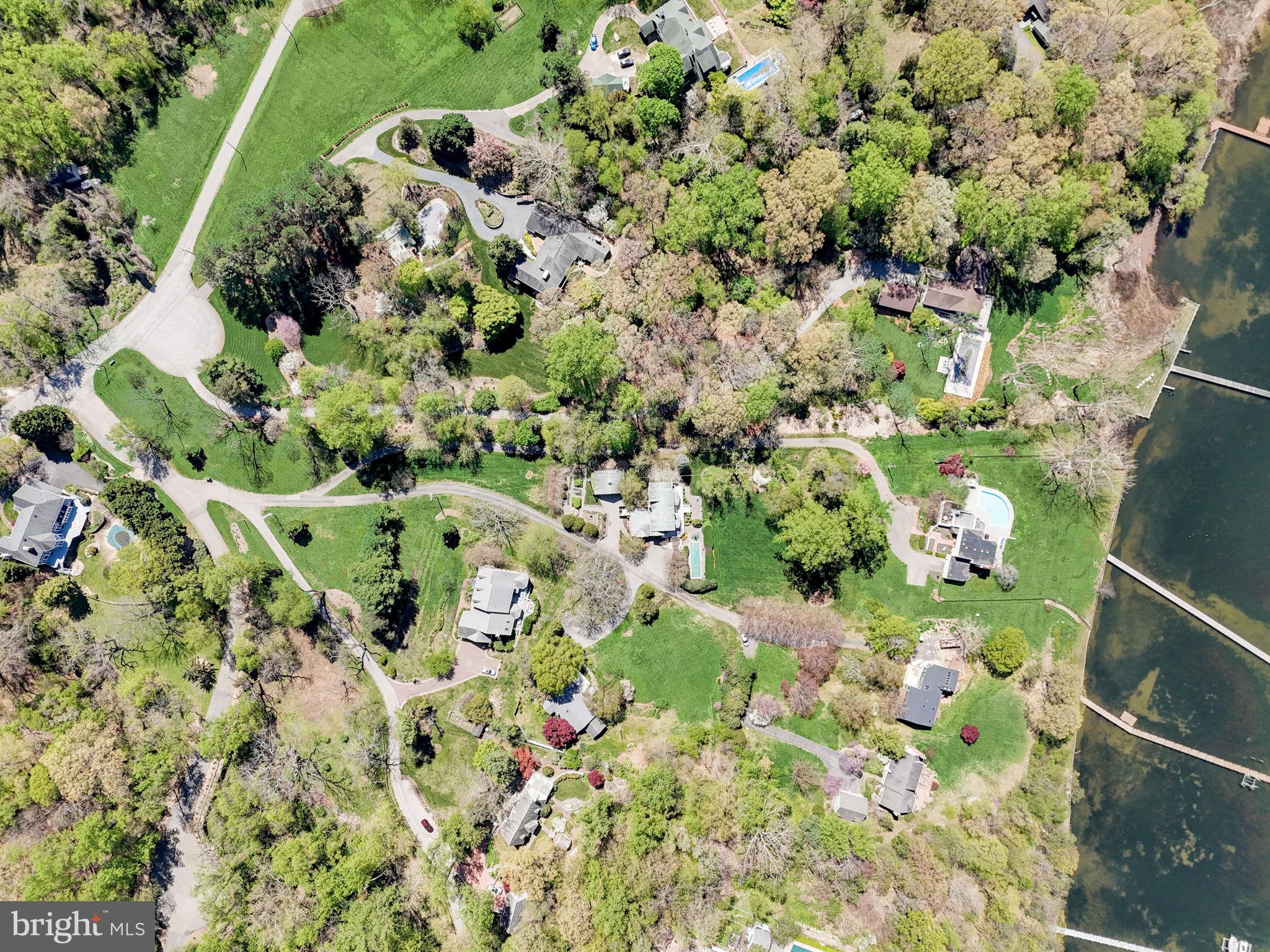 298 Joyce Ln W