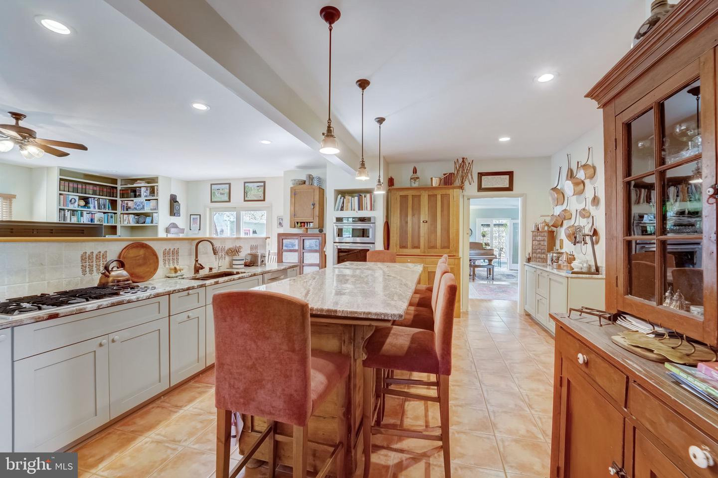 298 Joyce Ln W