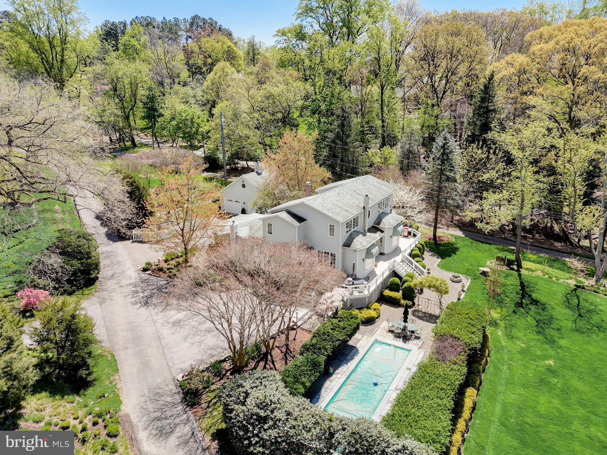 298 Joyce Ln W