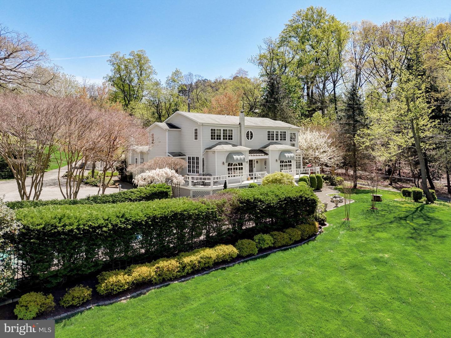 298 Joyce Ln W