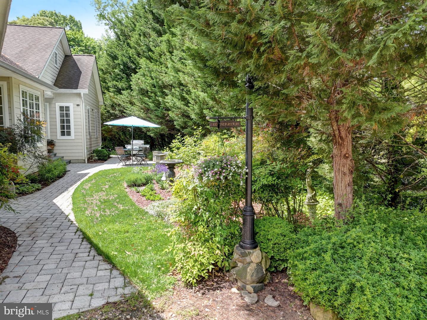100 Evergreen Rd