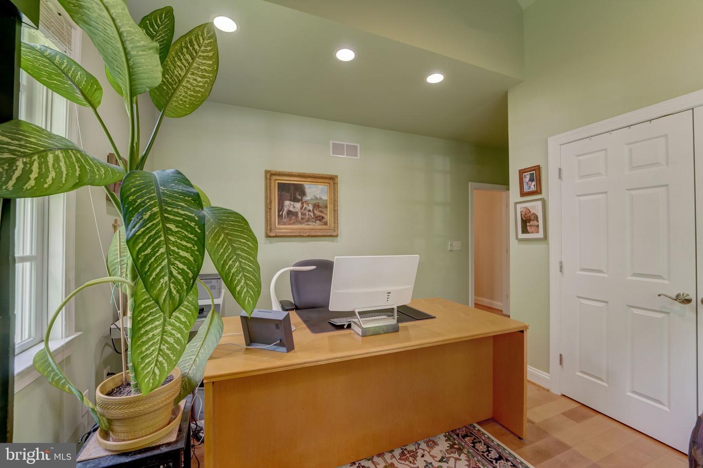 100 Evergreen Rd
