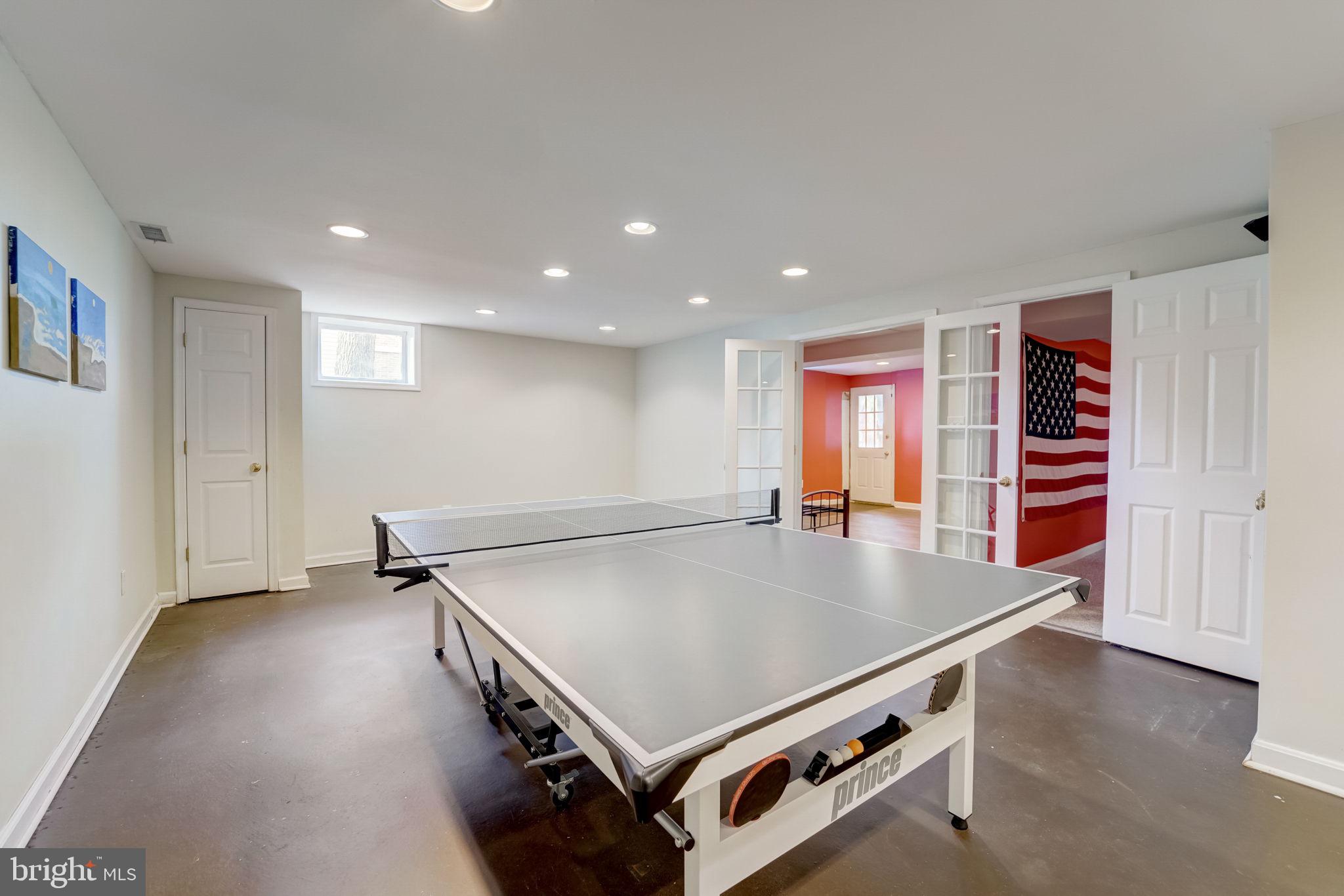 292 Oak Ct