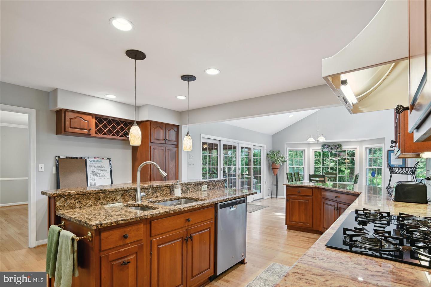 292 Oak Ct