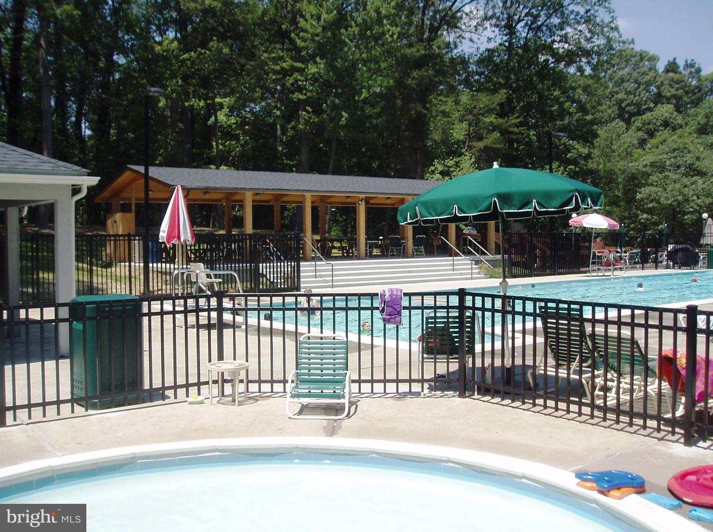 292 Oak Ct