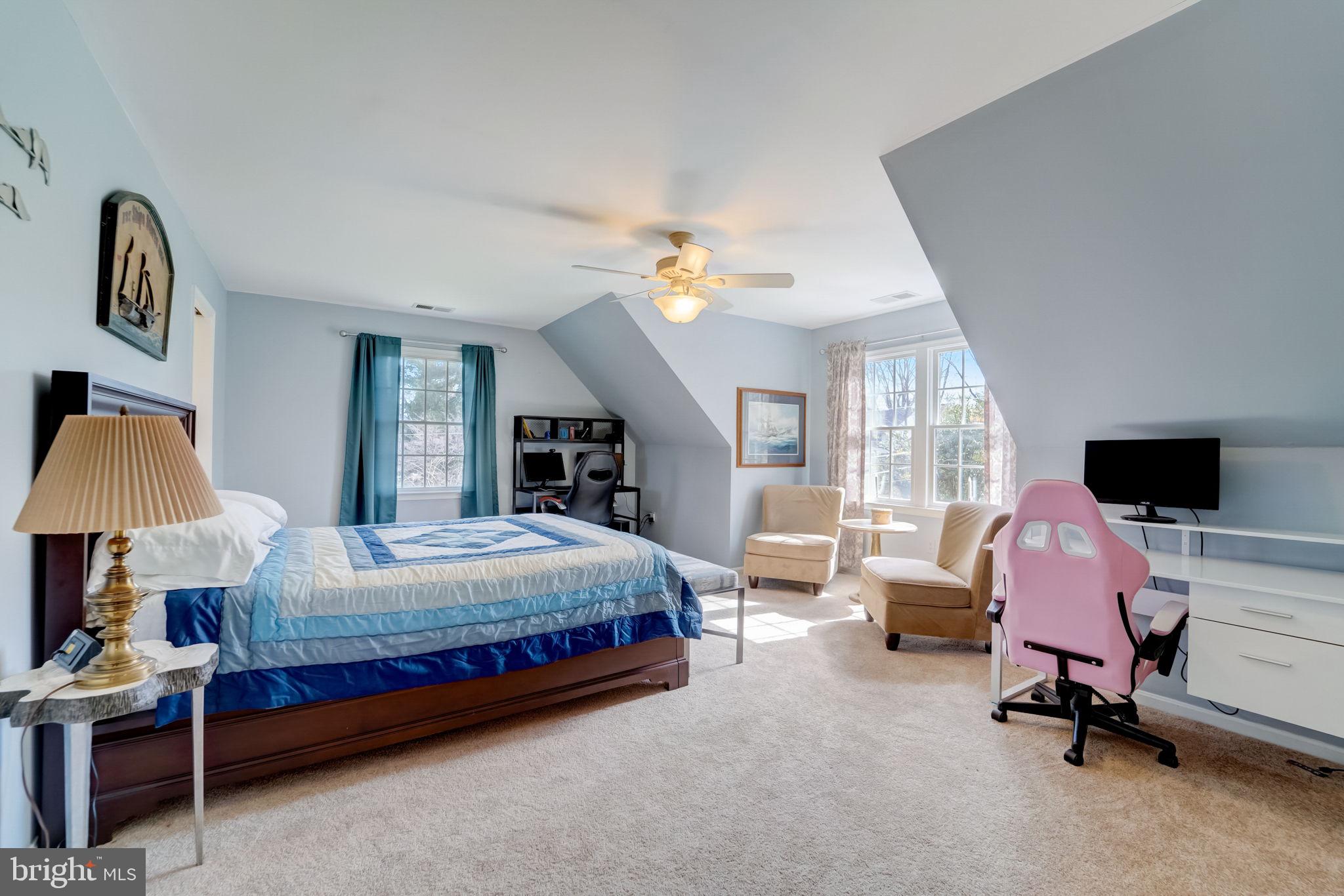 292 Oak Ct