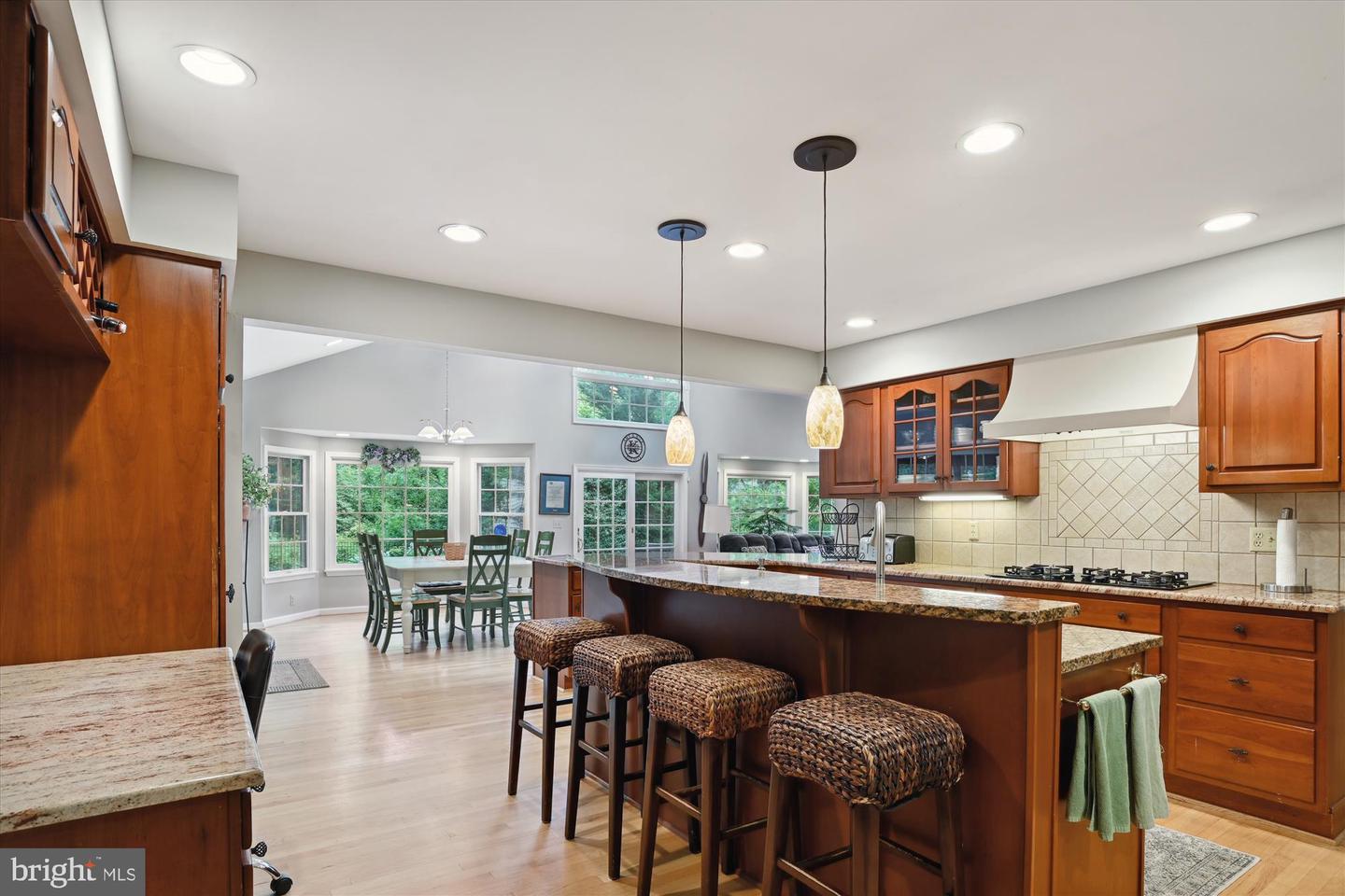 292 Oak Ct