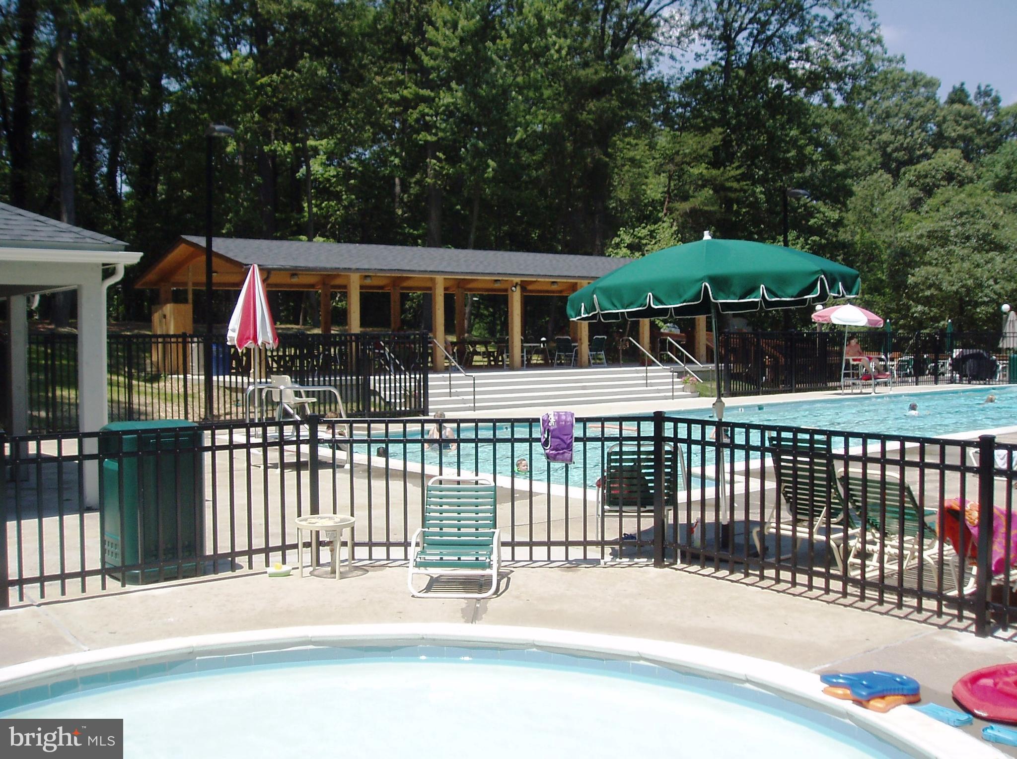 292 Oak Ct