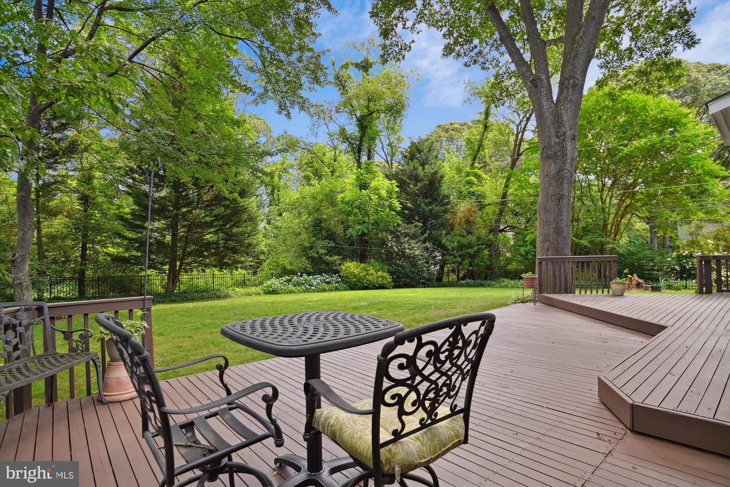 292 Oak Ct