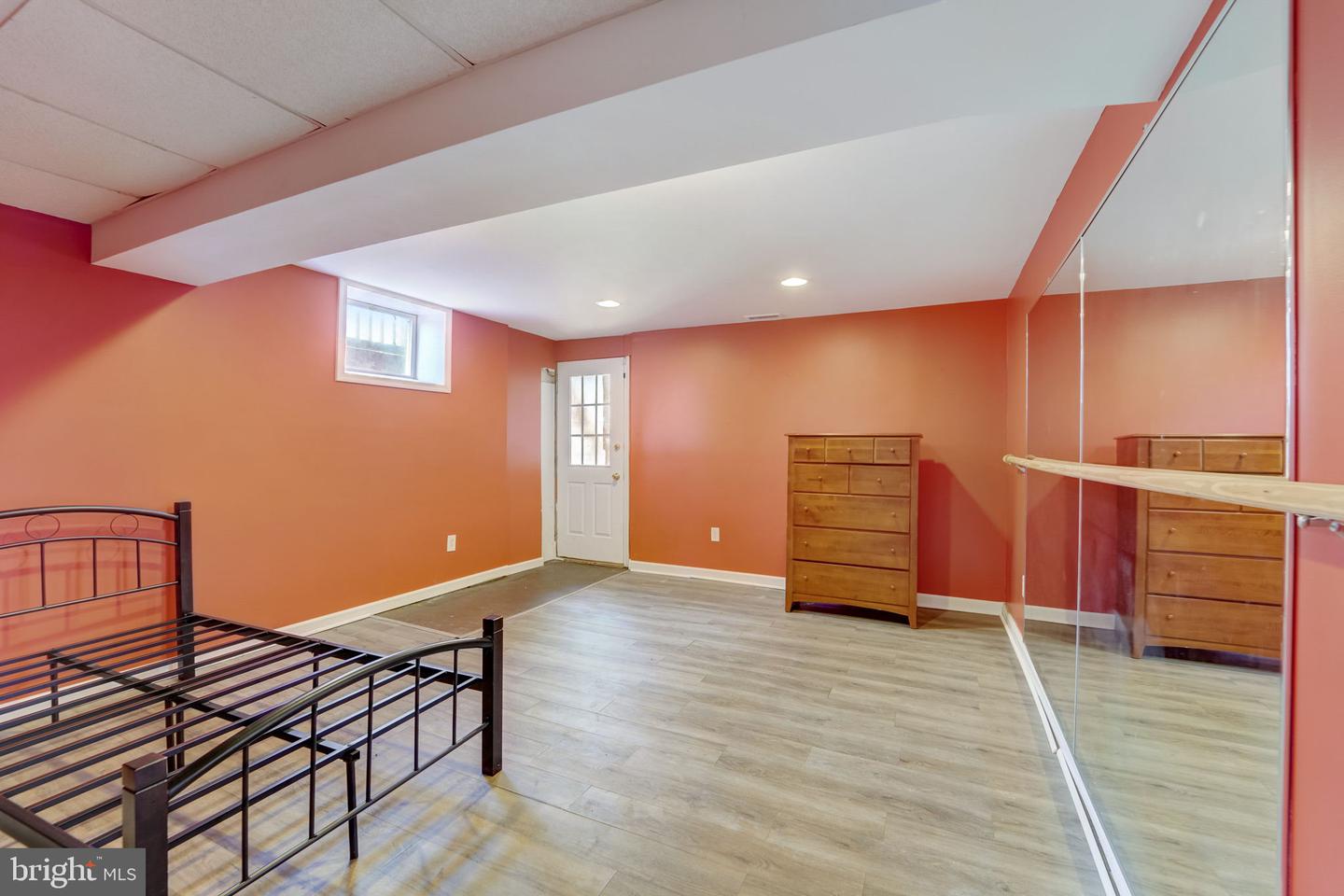 292 Oak Ct