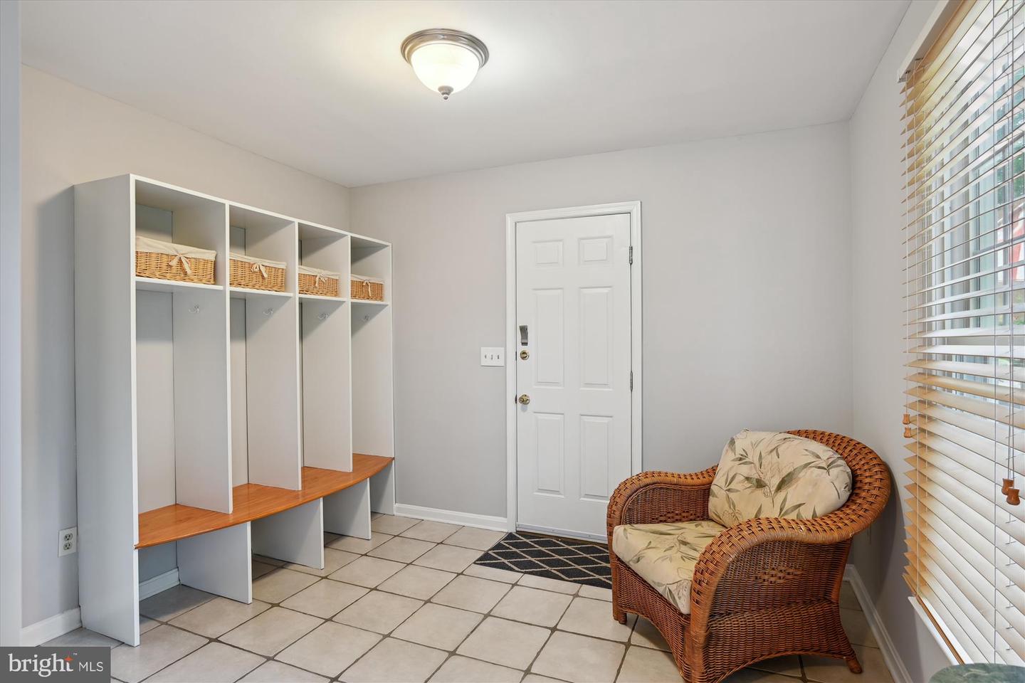 292 Oak Ct