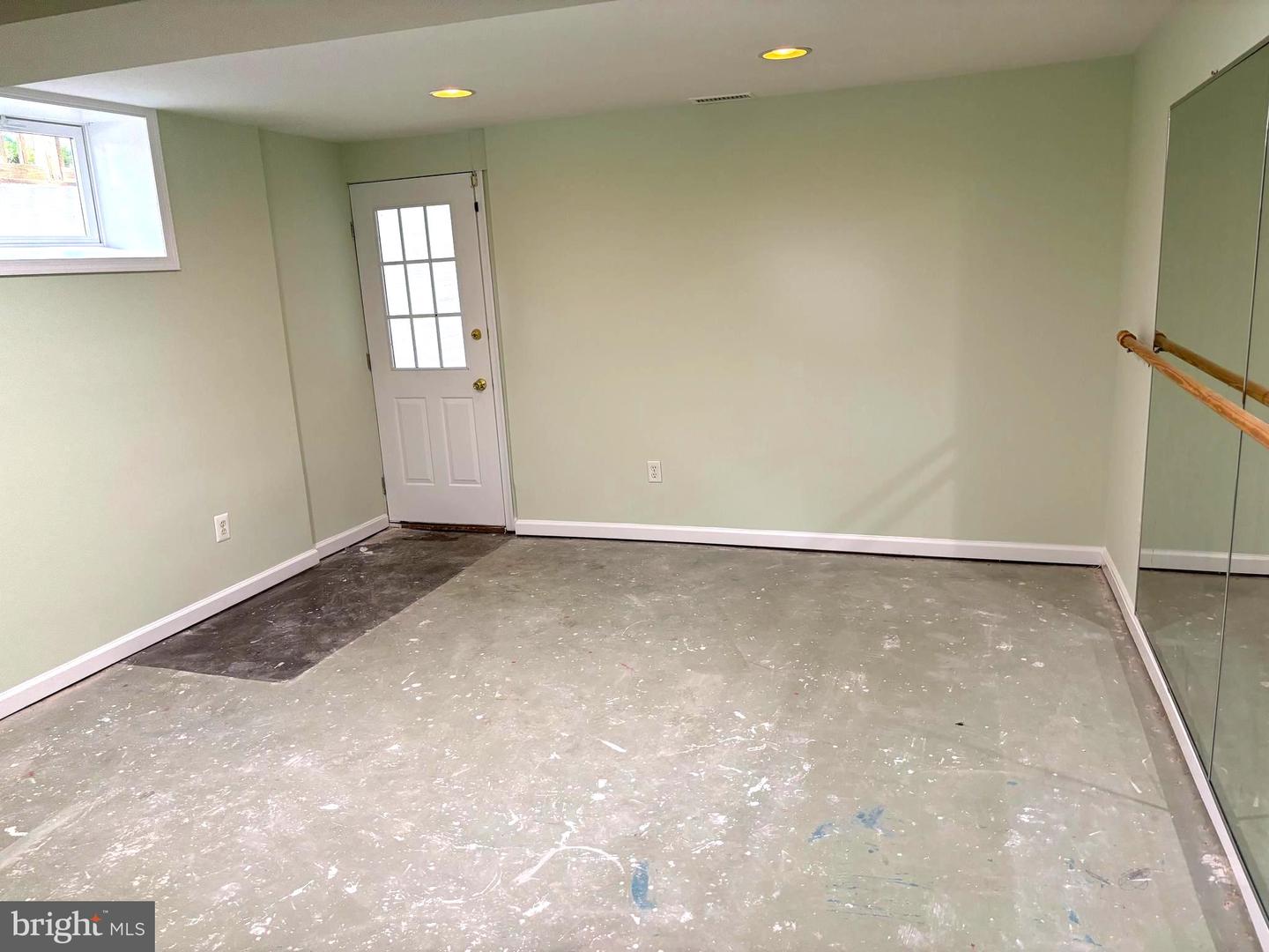 292 Oak Ct
