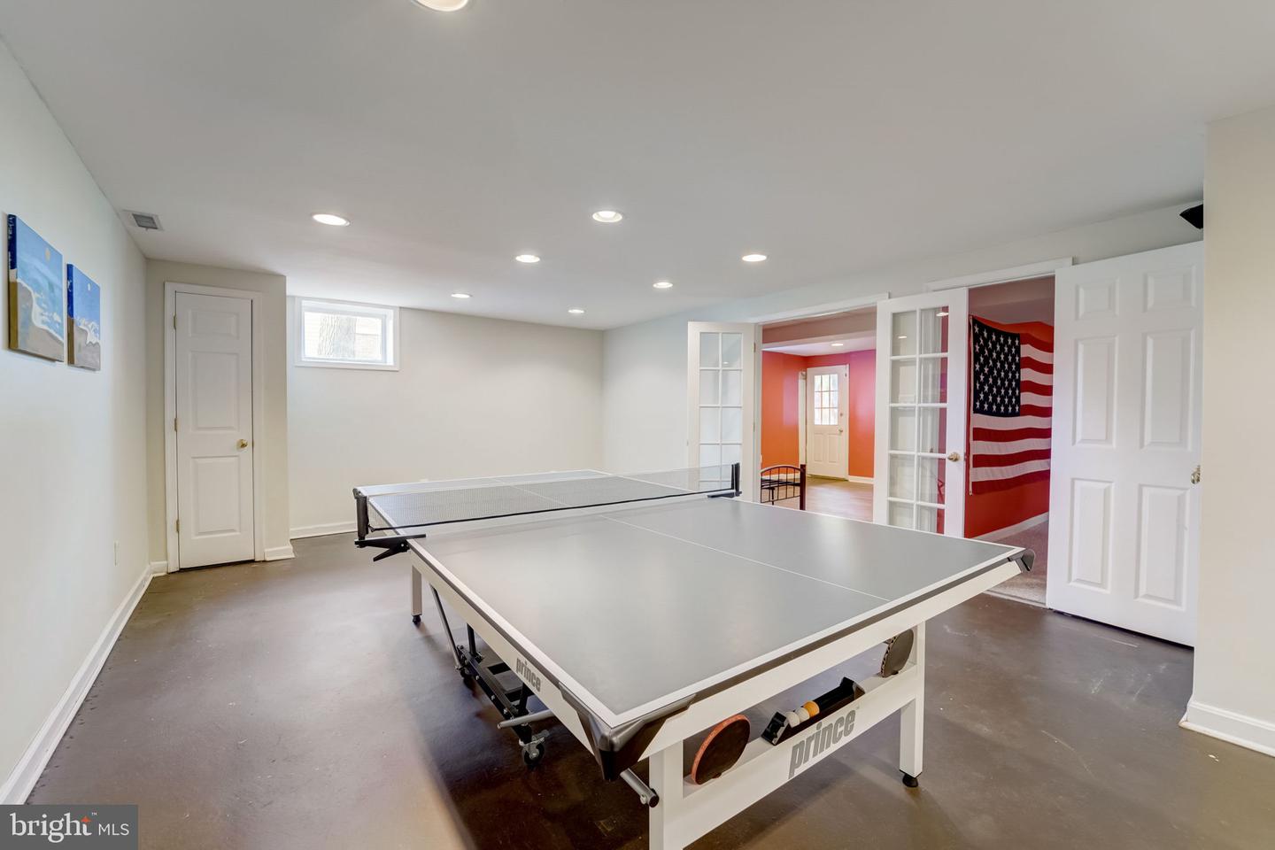 292 Oak Ct