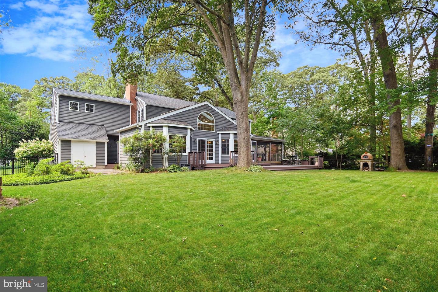 292 Oak Ct