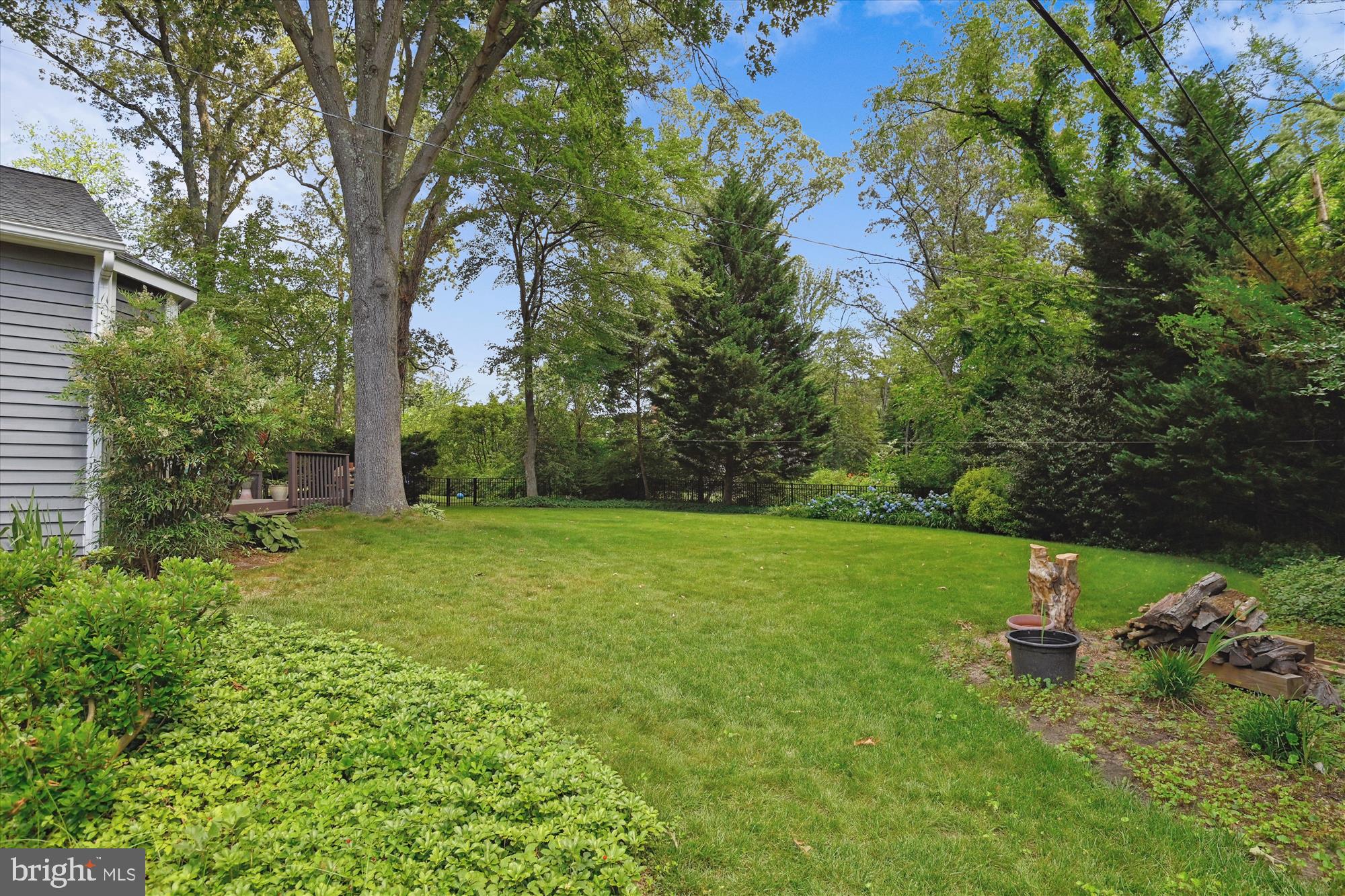 292 Oak Ct