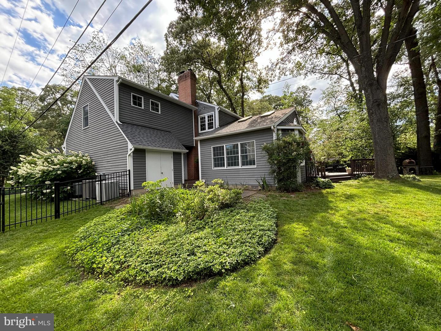 292 Oak Ct