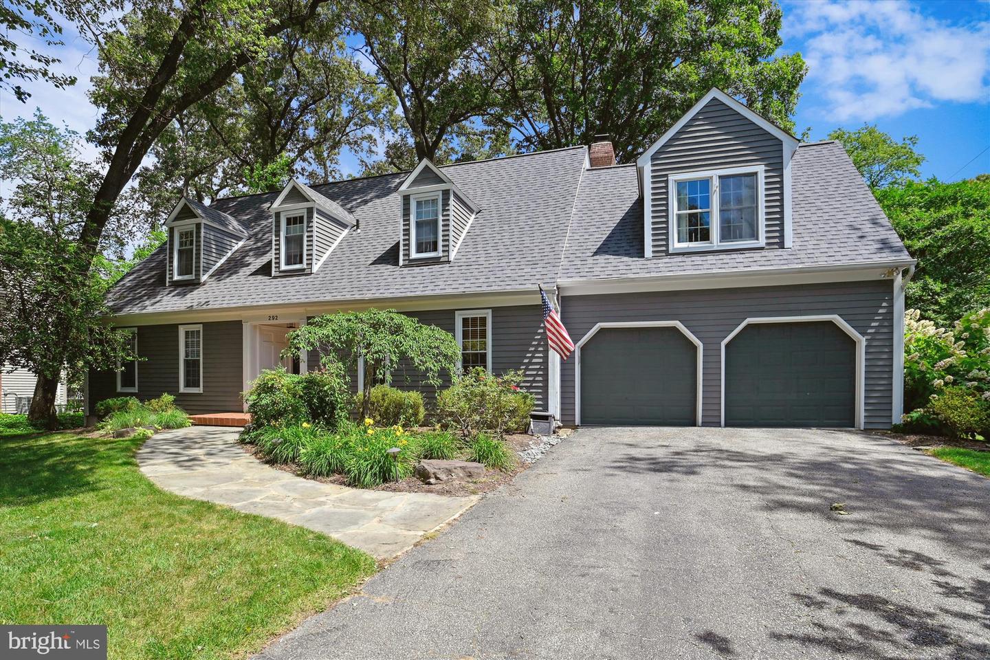 292 Oak Ct