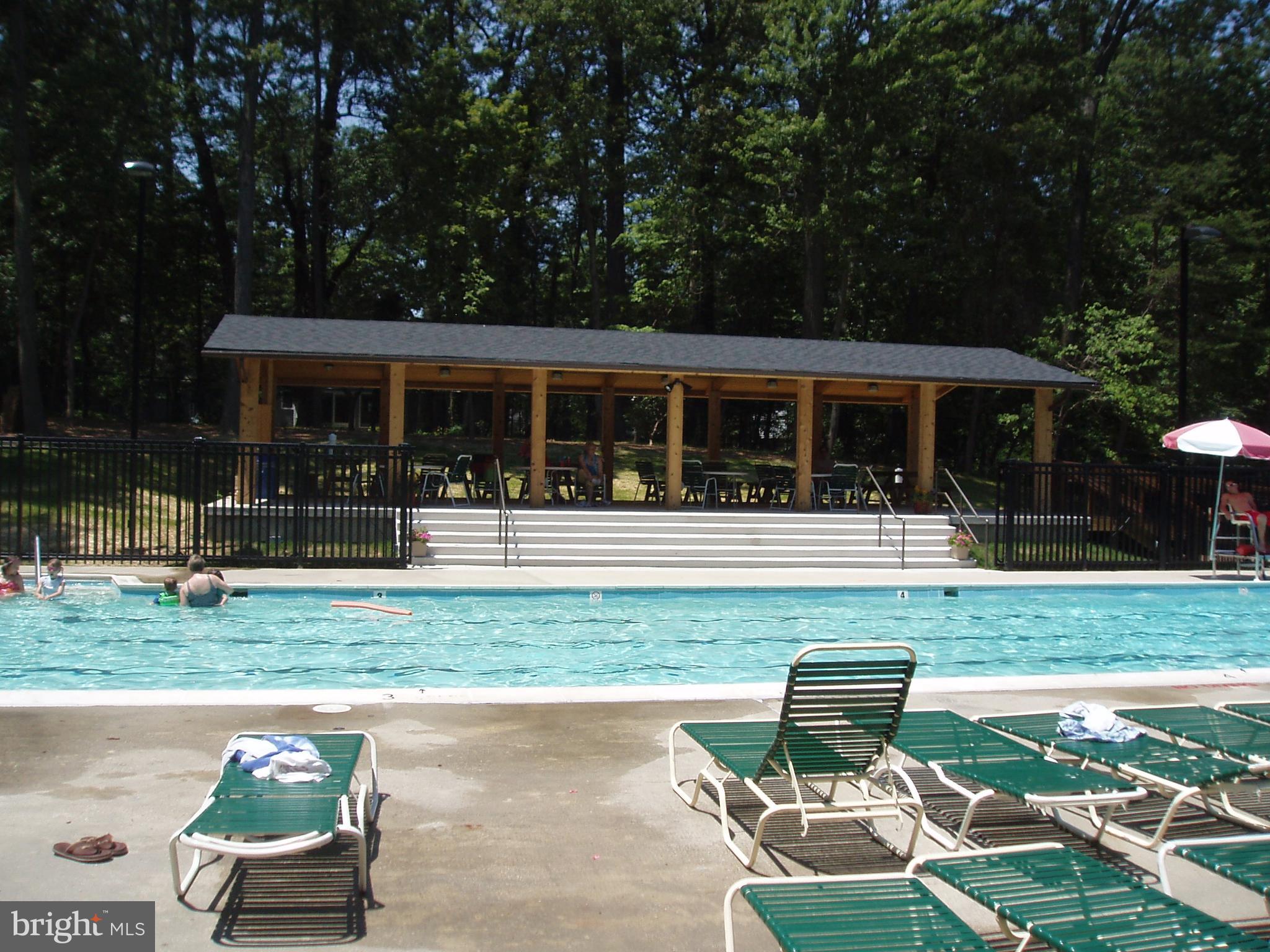 292 Oak Ct