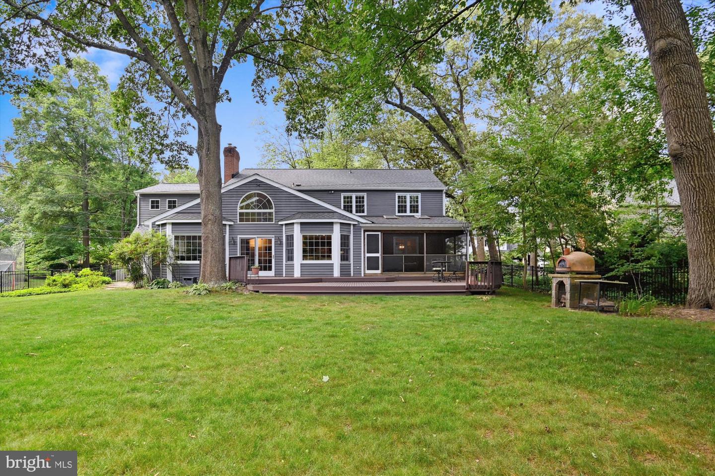 292 Oak Ct