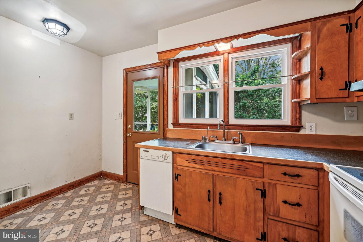 105 Hatton Dr