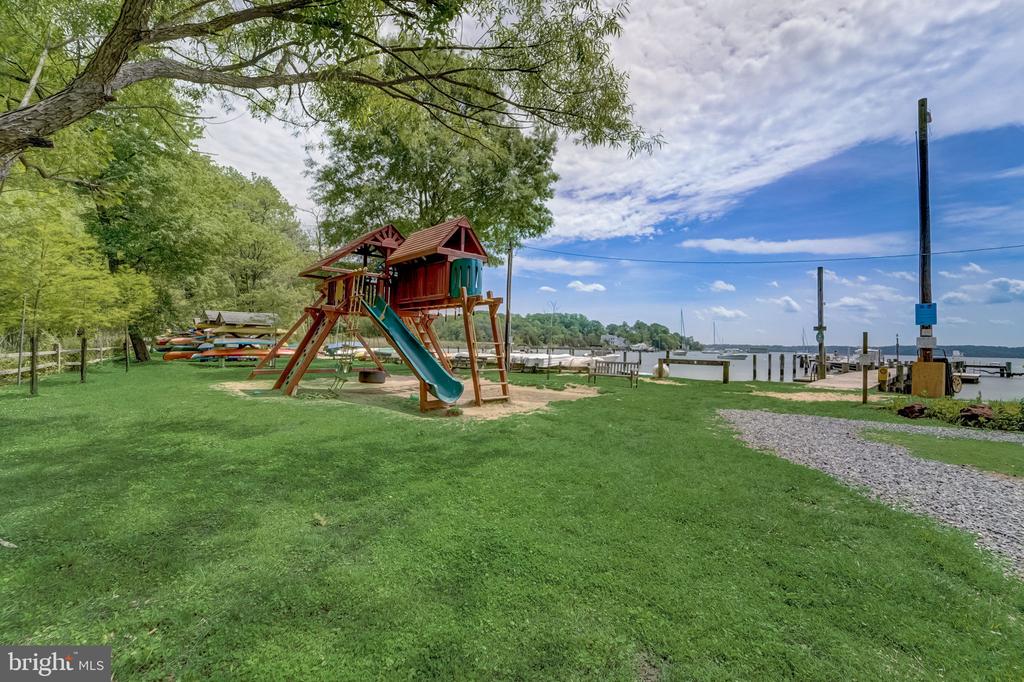 105 Hatton Dr