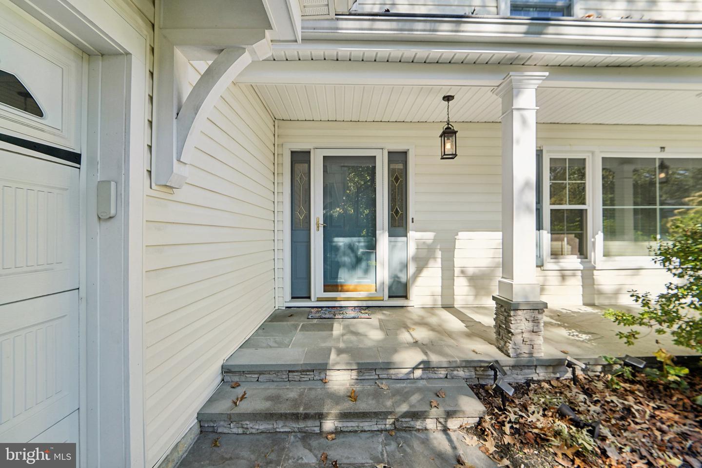 404 Saint Ives Dr