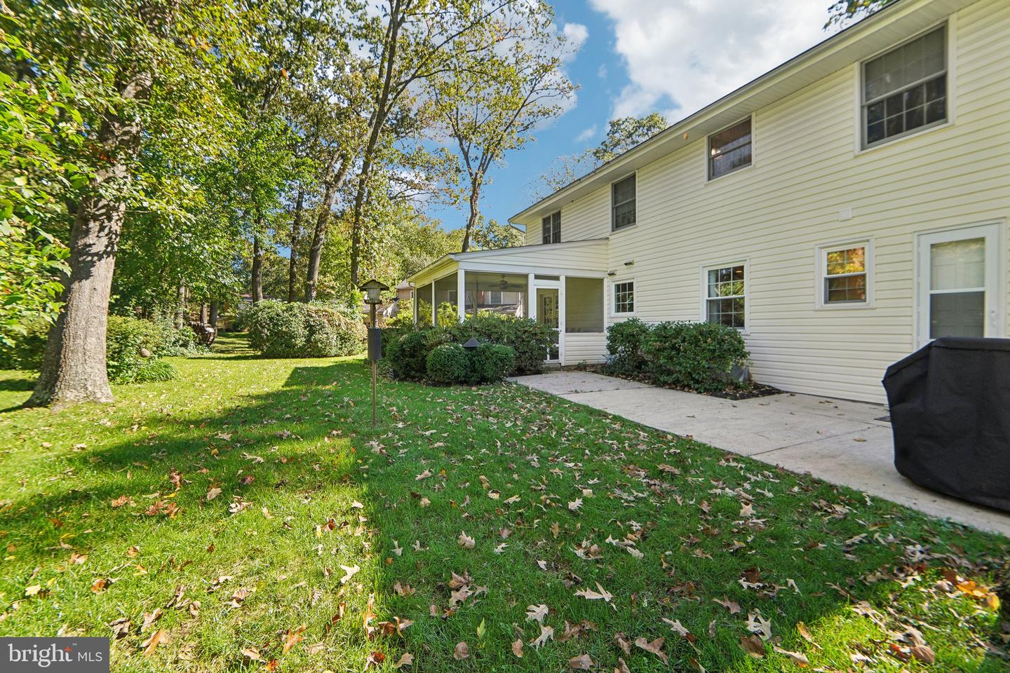 404 Saint Ives Dr