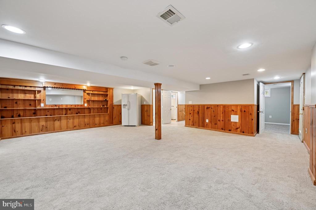 814 Manhattan Beach Rd