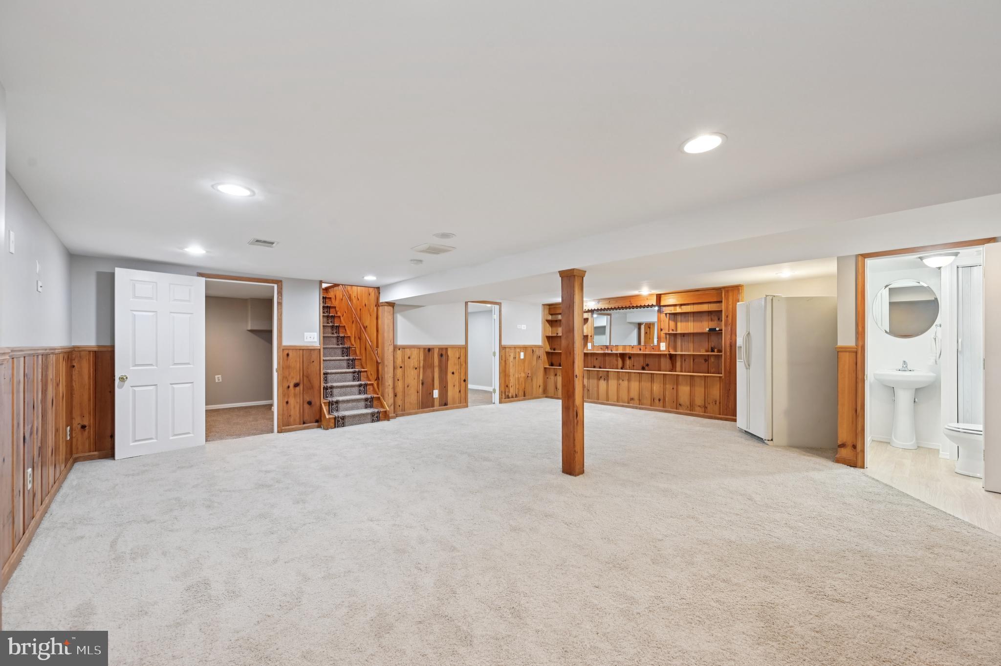 814 Manhattan Beach Rd