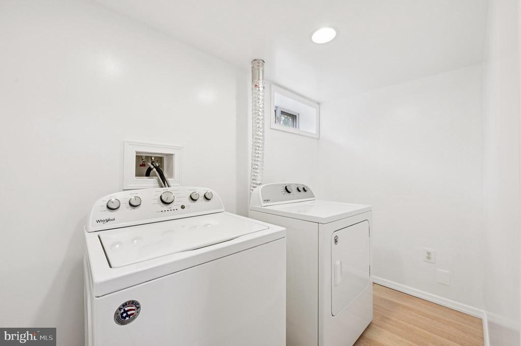 814 Manhattan Beach Rd
