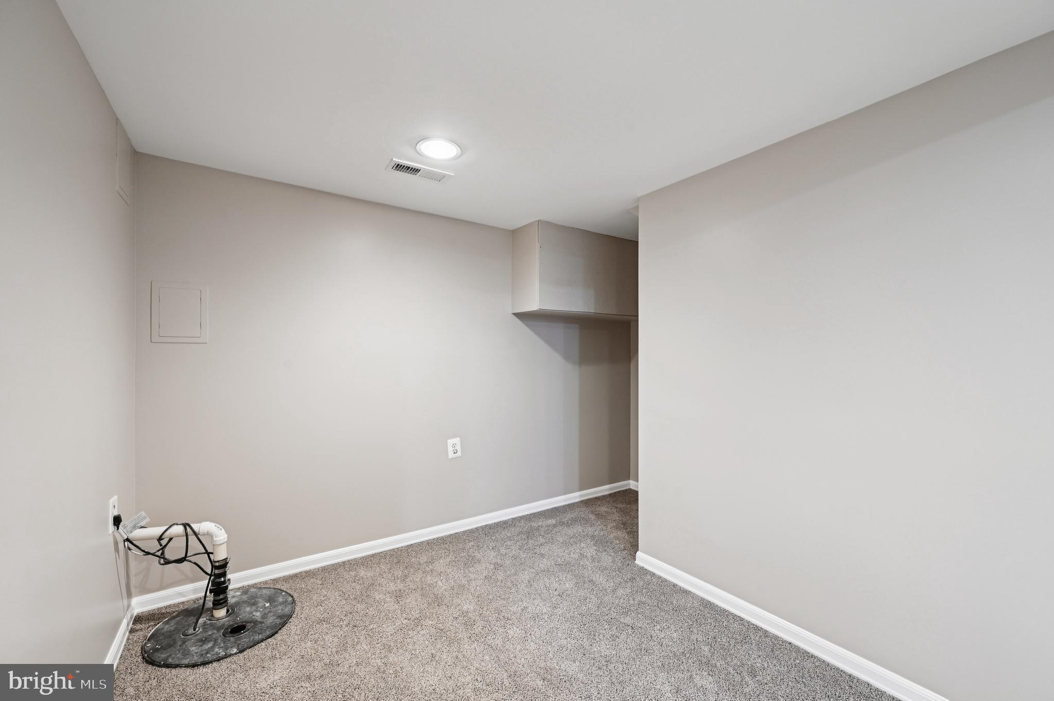 814 Manhattan Beach Rd