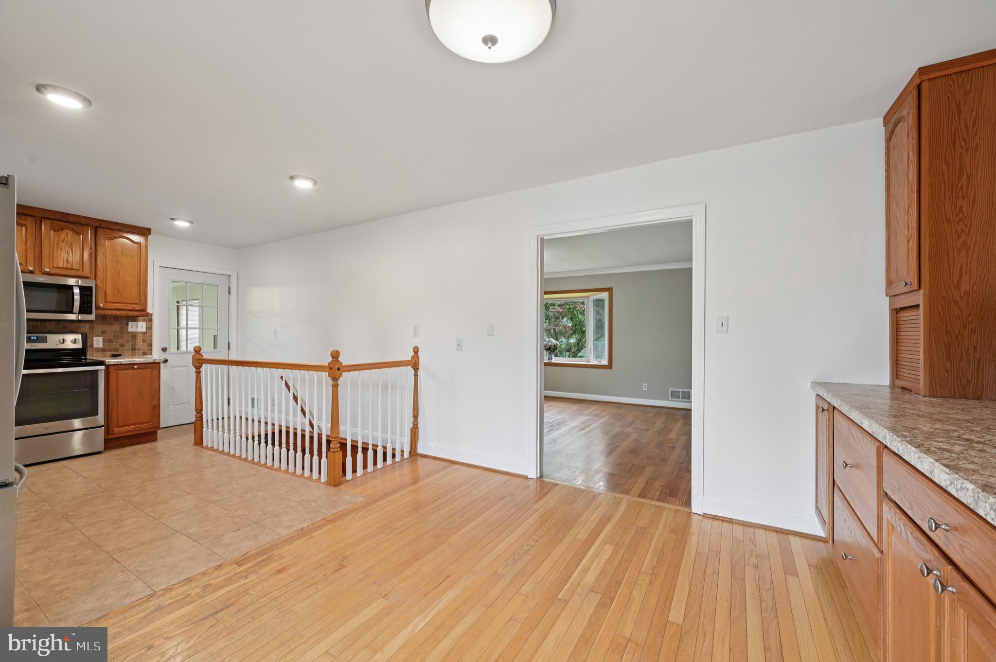 814 Manhattan Beach Rd